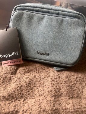 Baggallini Belt bag sling Light Indigo Denim